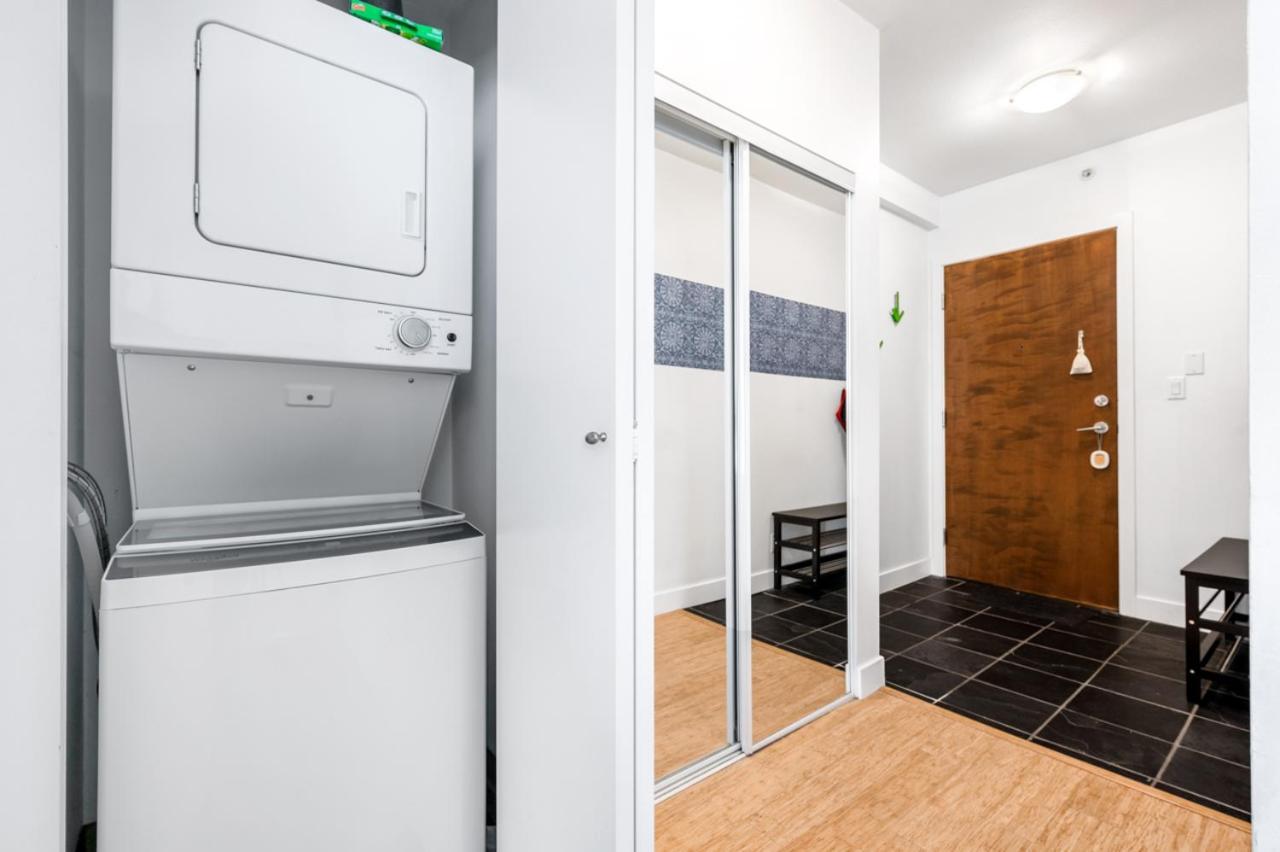 Bright 2 Bedroom Downtown With Free Parking Apartamento *